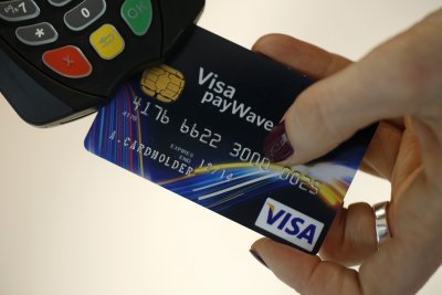 Завтра заблокируют карты VISA одного из банков