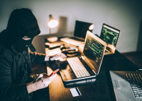Збитки від шахрайства з платіжними картками зросли торік на 37%