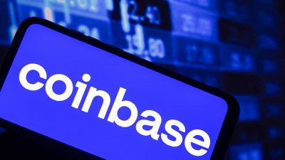 Акції криптобіржі Coinbase обвалилися