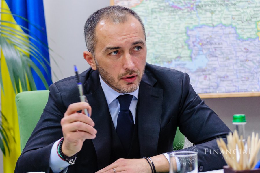 «Укрпочте» нужны миллиарды, чтобы стать банком