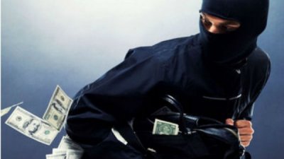 У Києві валютні шахраї під час втечі збили поліцейського