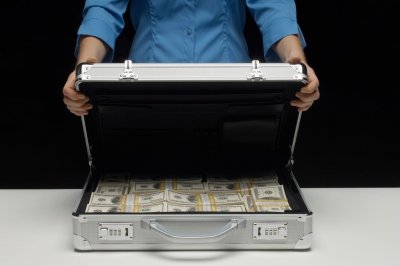 Иностранцы заработают на гривне