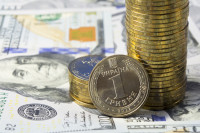 Юрособи здійснили операції на понад $600 млн у межах стимулюючої валютної лібералізації